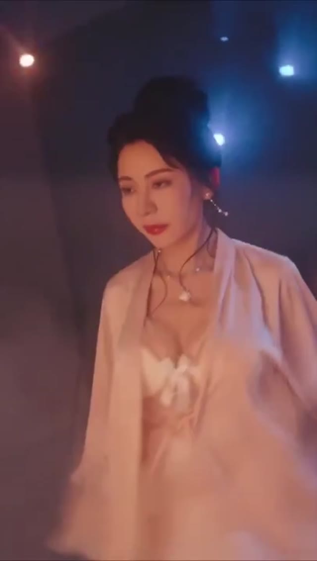 错位爱人海报